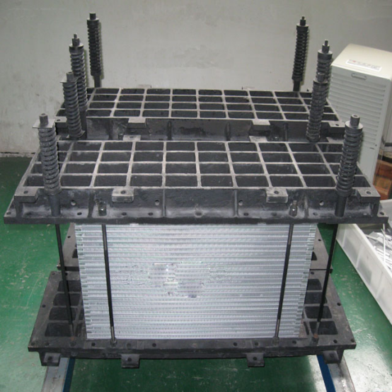 Vacuum aluminum brazing furnace