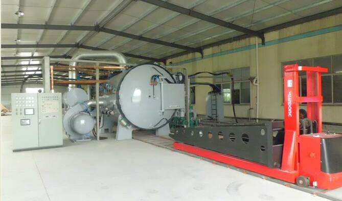 Vacuum soldering furnace