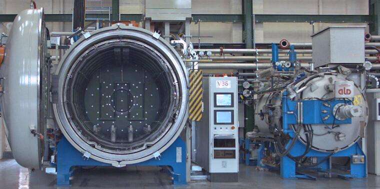 vacuum heat treatment furnace