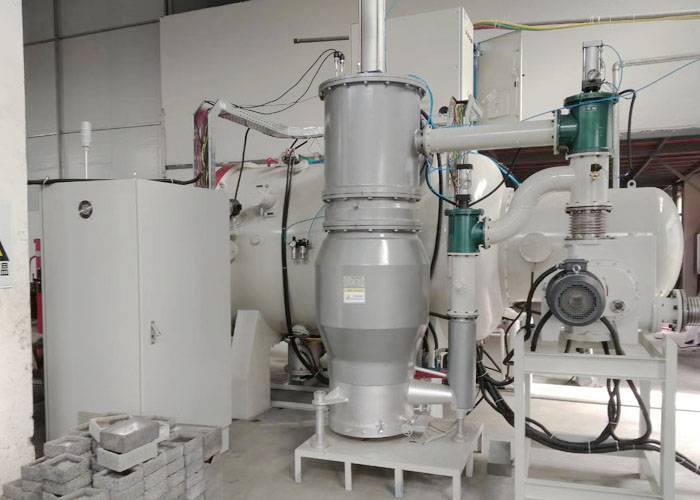 High vacuum sintering furnace